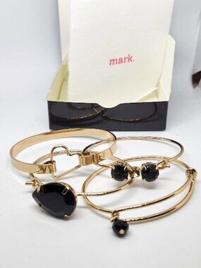 AVON Vintage new in box All Four It Bracelet Set - gold / black